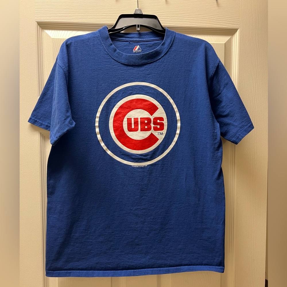 Men’s medium Cubs t-shirt